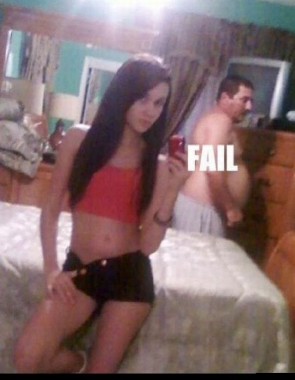 ragazza-allo-specchio-fail